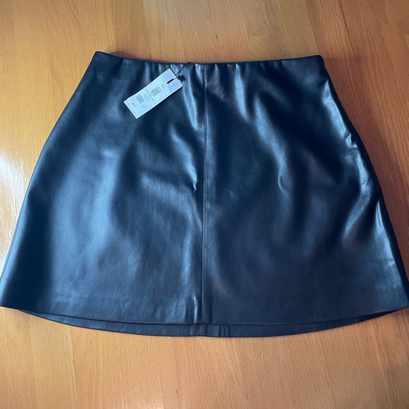 Dynamite faux leather skirt - Picture 2 of 5